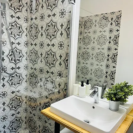 Narutowicza 52 Parking Free Апартаменти *