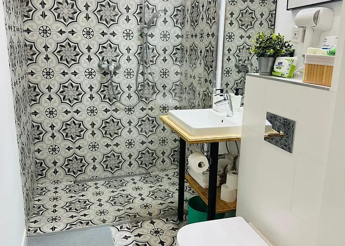 Narutowicza 52 Parking Free דירה